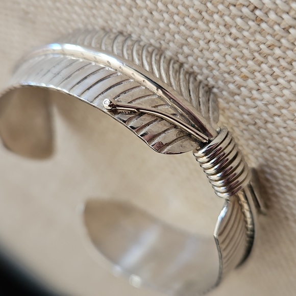 Douglas Etsitty Sterling Feather Cuff Bracelet Navajo Native American Signed - Picture 16 of 16